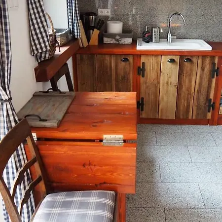 Wysoka 5 Homestay *